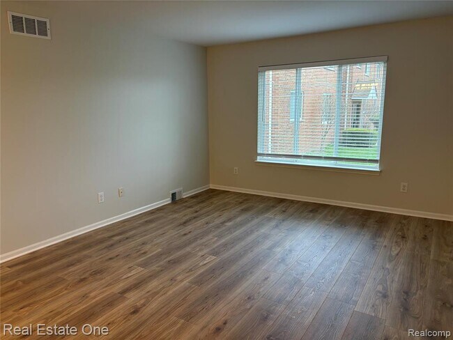 Building Photo - 18574 Masonic