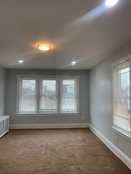 Building Photo - 12 Fairchild Pl