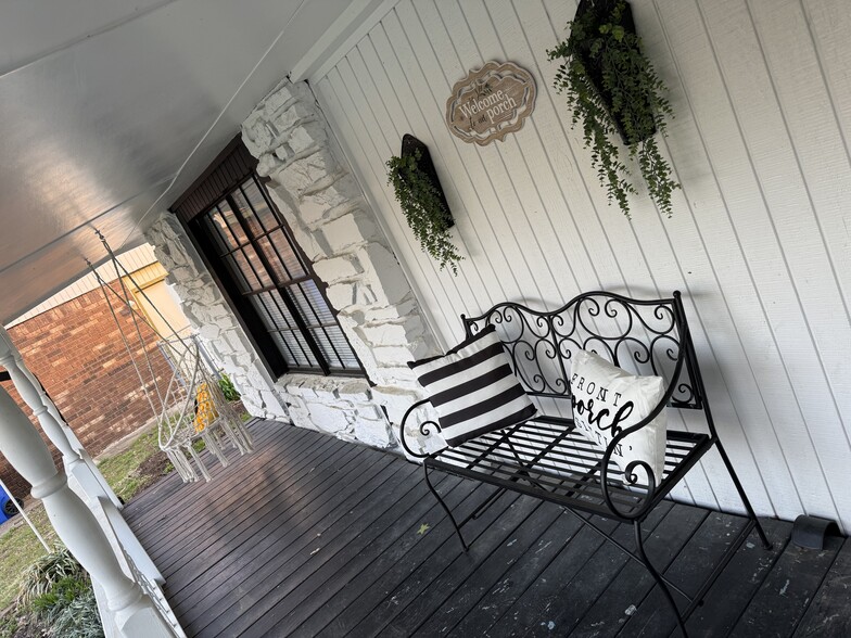 Building Photo - 1408 N Juniper Ave