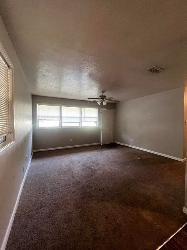 Building Photo - 3515 Falcon Dr