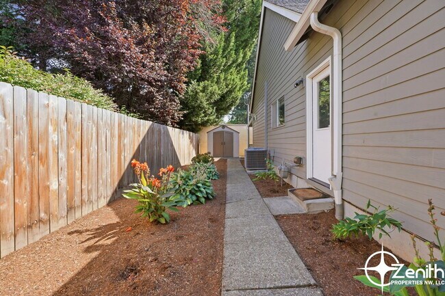 Building Photo - 2103 NE 161st Pl