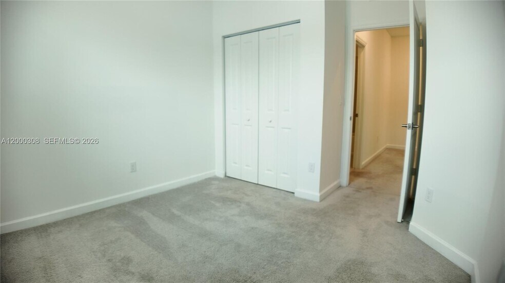 Building Photo - 4612 Hollister Ave