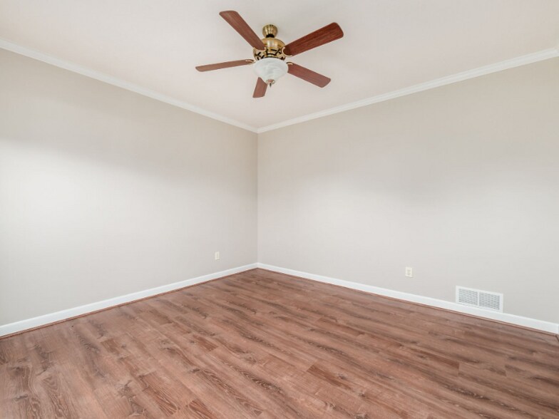 Building Photo - 2478 Silver Hill St