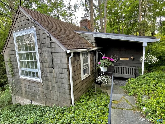 Building Photo - 69 Sylvan Rd N