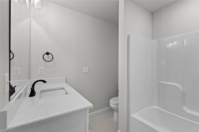 Building Photo - 2900 SW Arlington Blvd