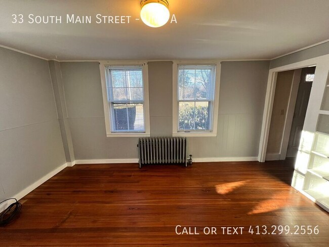 Building Photo - 3 Bedroom, 2 Bath Historic Home Located in...