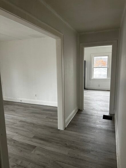 Building Photo - 286 Norway Ave