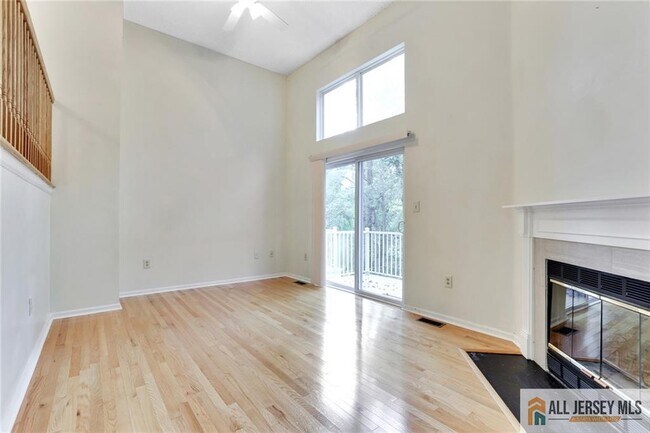 Building Photo - 140 S Barrow Pl