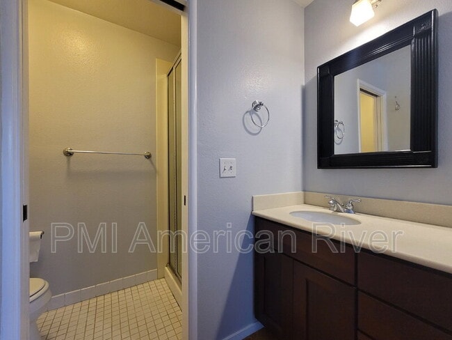 Building Photo - 3127 Vía Grande