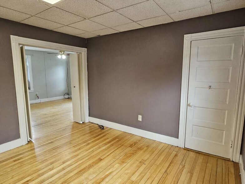 Building Photo - 20 Kosta St
