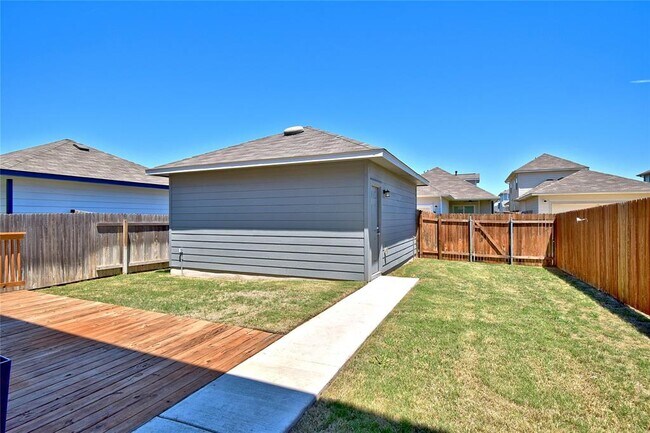 Building Photo - 317 Clearlake Dr