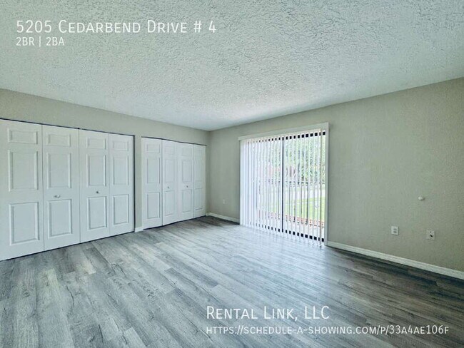 Building Photo - 5205 Cedarbend Dr