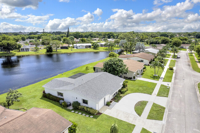 Building Photo - 14608 Country Side Ln