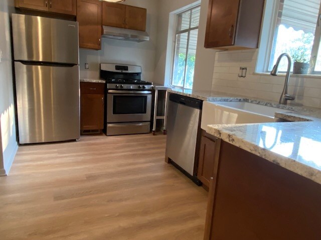 Building Photo - 11509 Lake Ave