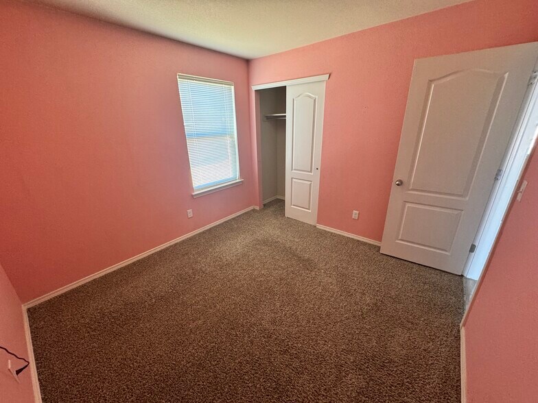 Building Photo - 14233 Escalera Dr