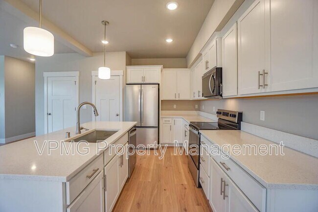 Building Photo - 2347 E Otter Lp