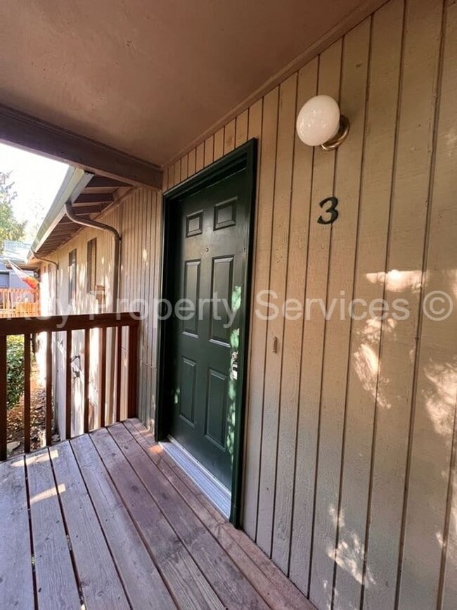 Primary Photo - Updated Condo in Hazel Dell
