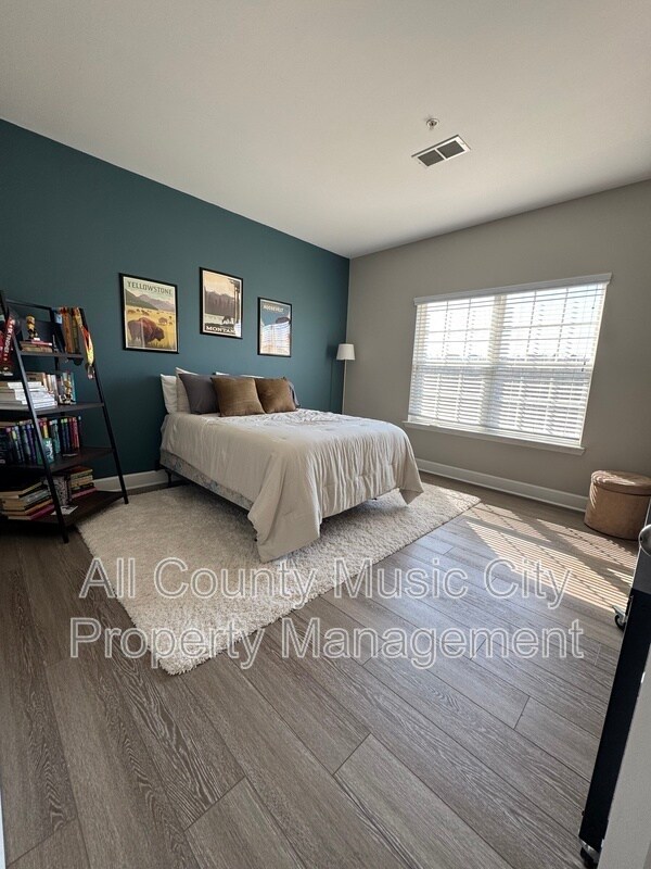 Building Photo - 8401 Callabee Way