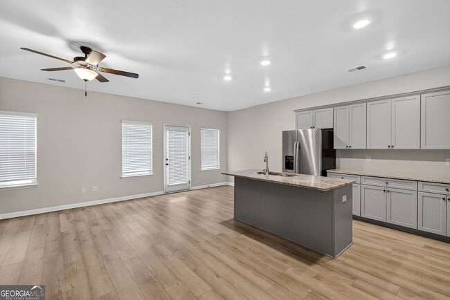 Building Photo - 7151 Chara Ln