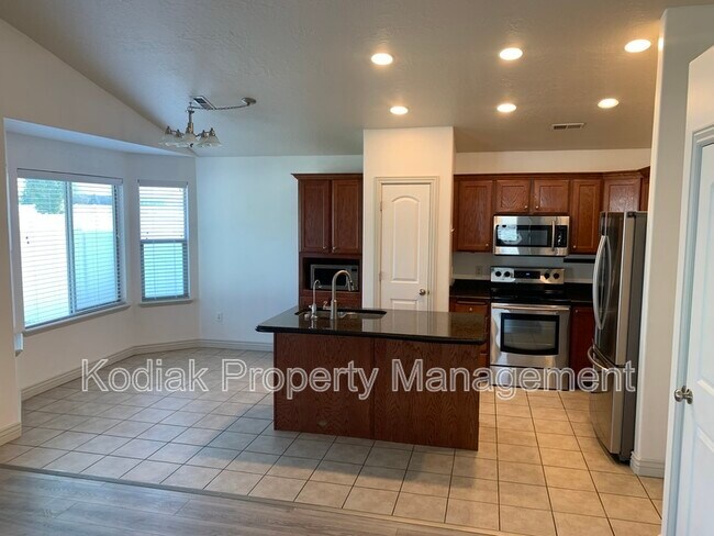 Building Photo - 312 Greenwich Dr