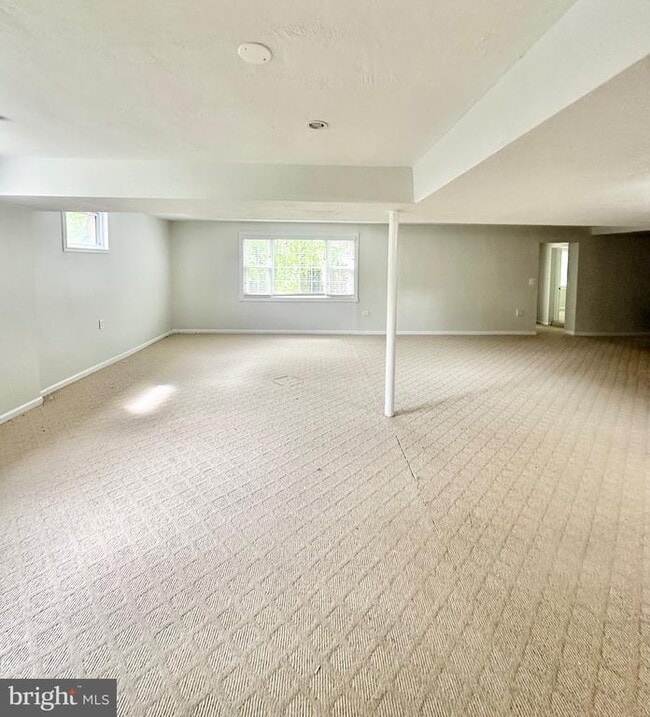 Building Photo - 3066 Valley Ln