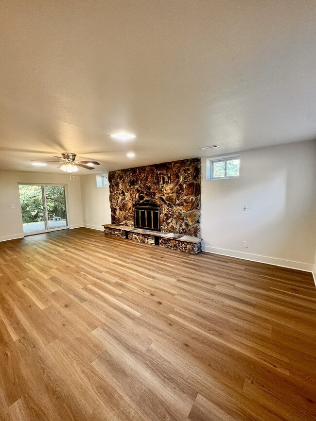 Building Photo - 14911 Dutchmans Dr