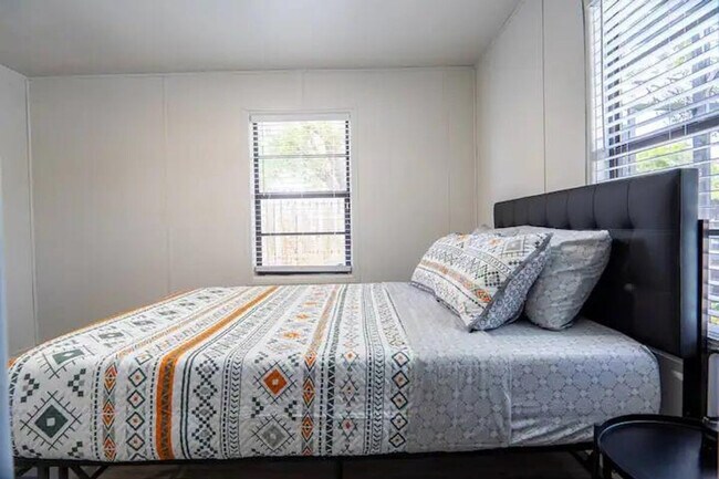 Building Photo - 9096 Dubois Blvd