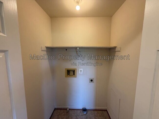 Building Photo - 5145 Cottonwood Ct