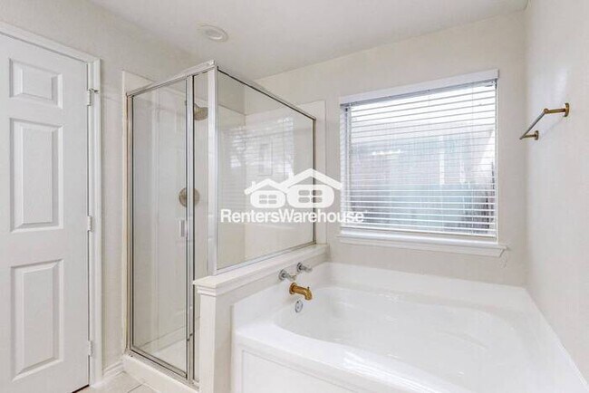 Building Photo - READY FOR MOVE-IN, 3-BEDROOM, 2-BATH HOME ...
