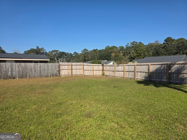 Building Photo - 310 W 5th St