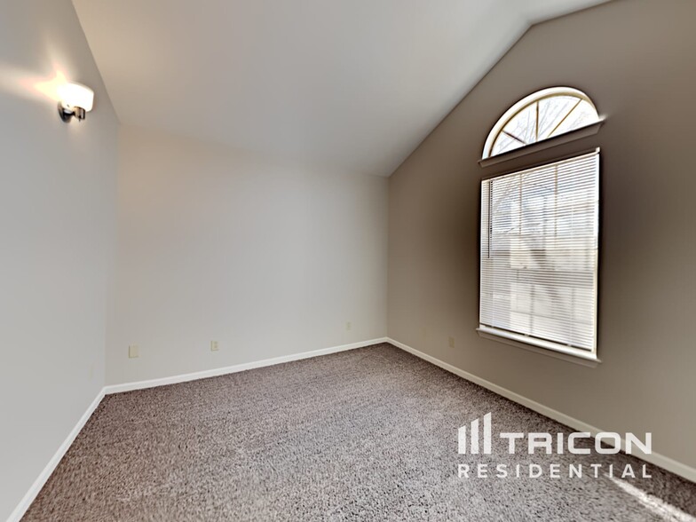 Building Photo - 5661 Buttercup Way