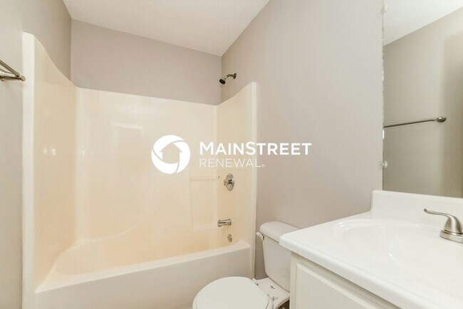 Building Photo - 3 Bedroom Pet-Friendly Home in Stockbridge, GA with Main Street Renewal