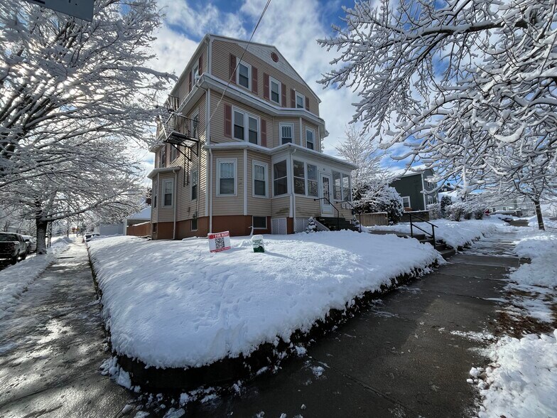 Winter scene 2 - 82 Roanoke St