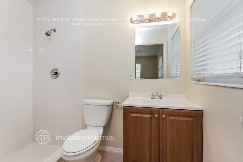 Building Photo - 3308 Cambridge Dr W