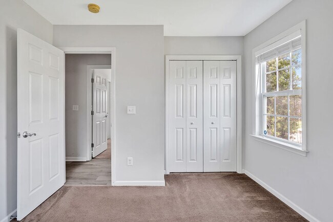 Building Photo - 1604 Royal Pine Ct