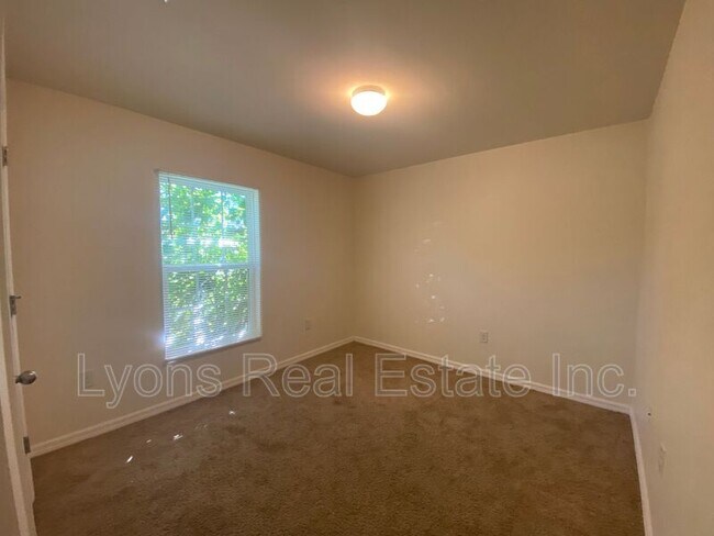 Building Photo - 5521 Gillot Blvd
