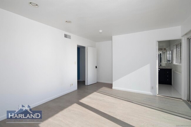 Building Photo - 721 Camino Del Mar