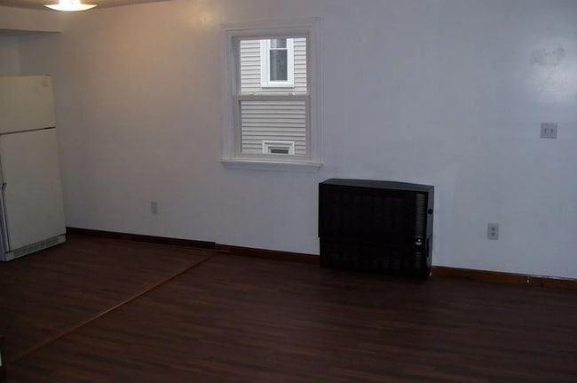 Building Photo - 2 Farwell St