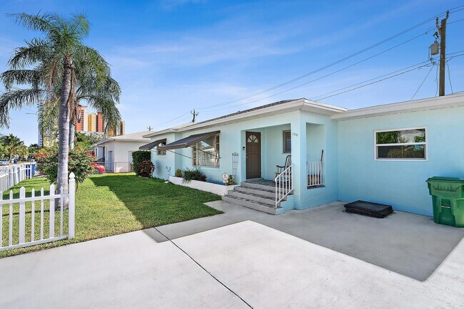 Building Photo - 135 E 28th St