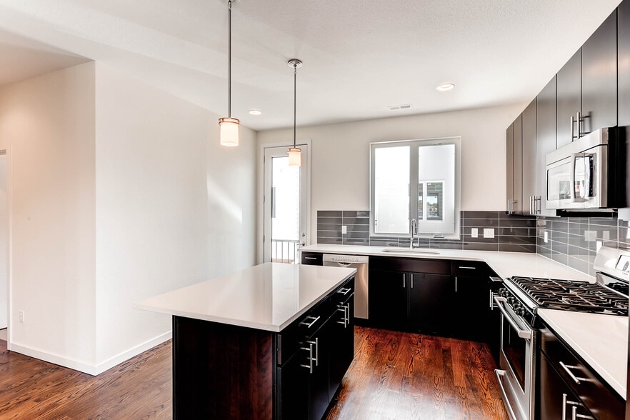 Building Photo - 3415 Larimer St