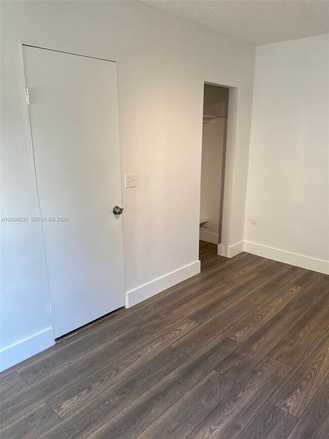 Building Photo - 824 84th St