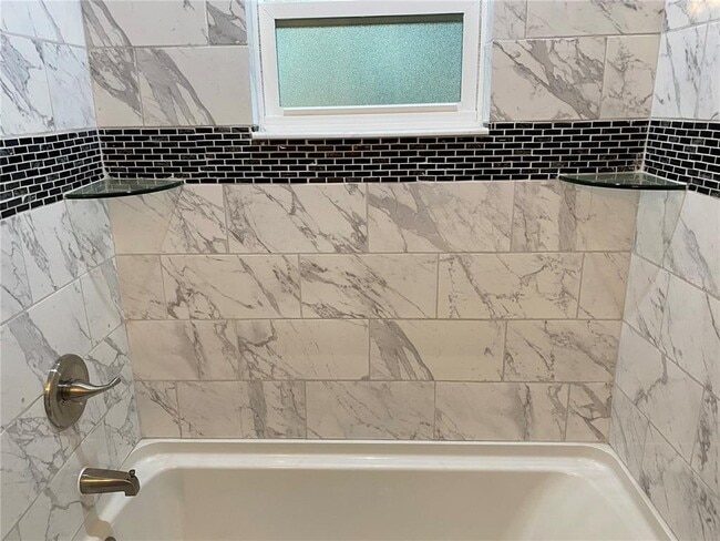 Building Photo - 38415 9th Ave