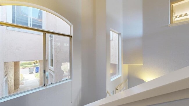 Building Photo - 7254 Shoreline Dr