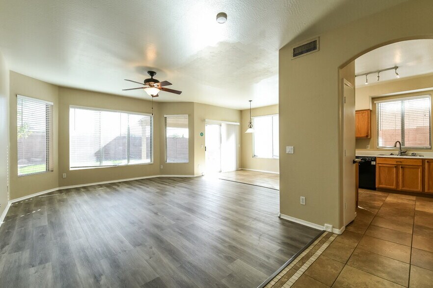 Building Photo - 17435 N 16th Pl