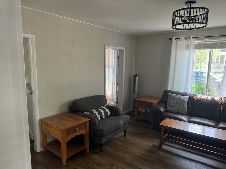 Building Photo - 109 E. 15th Street