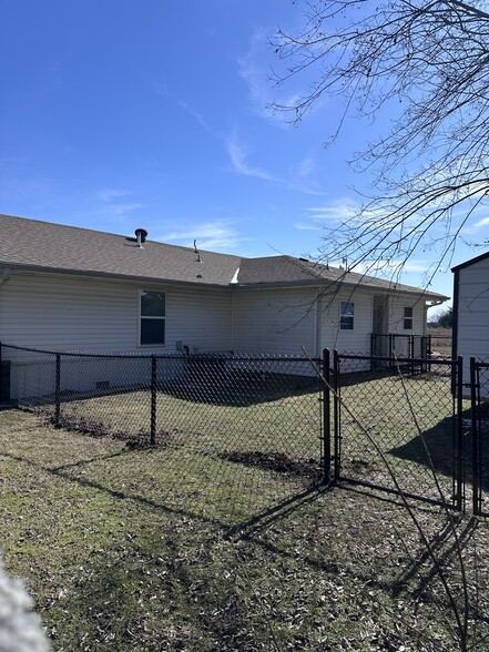 Building Photo - 18350 FM 47