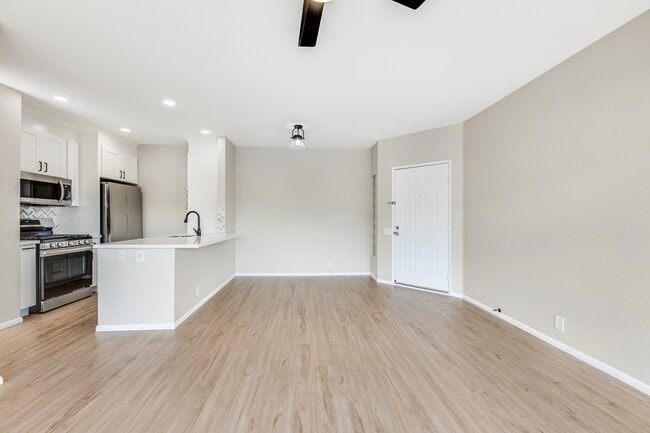 Building Photo - 91-284-284 Hanapouli Cir