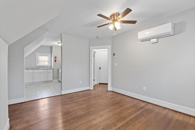 Building Photo - 5821 Royal Oak Ave