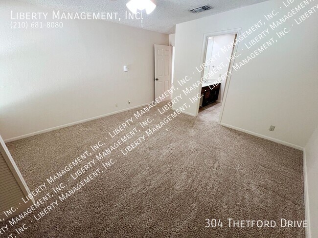 Building Photo - 304 Thetford Dr
