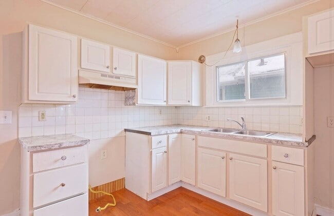 Building Photo - Charming 2 Bedroom, 1 Bath Home on Niagara – Clean, Cozy & Move-In Ready!